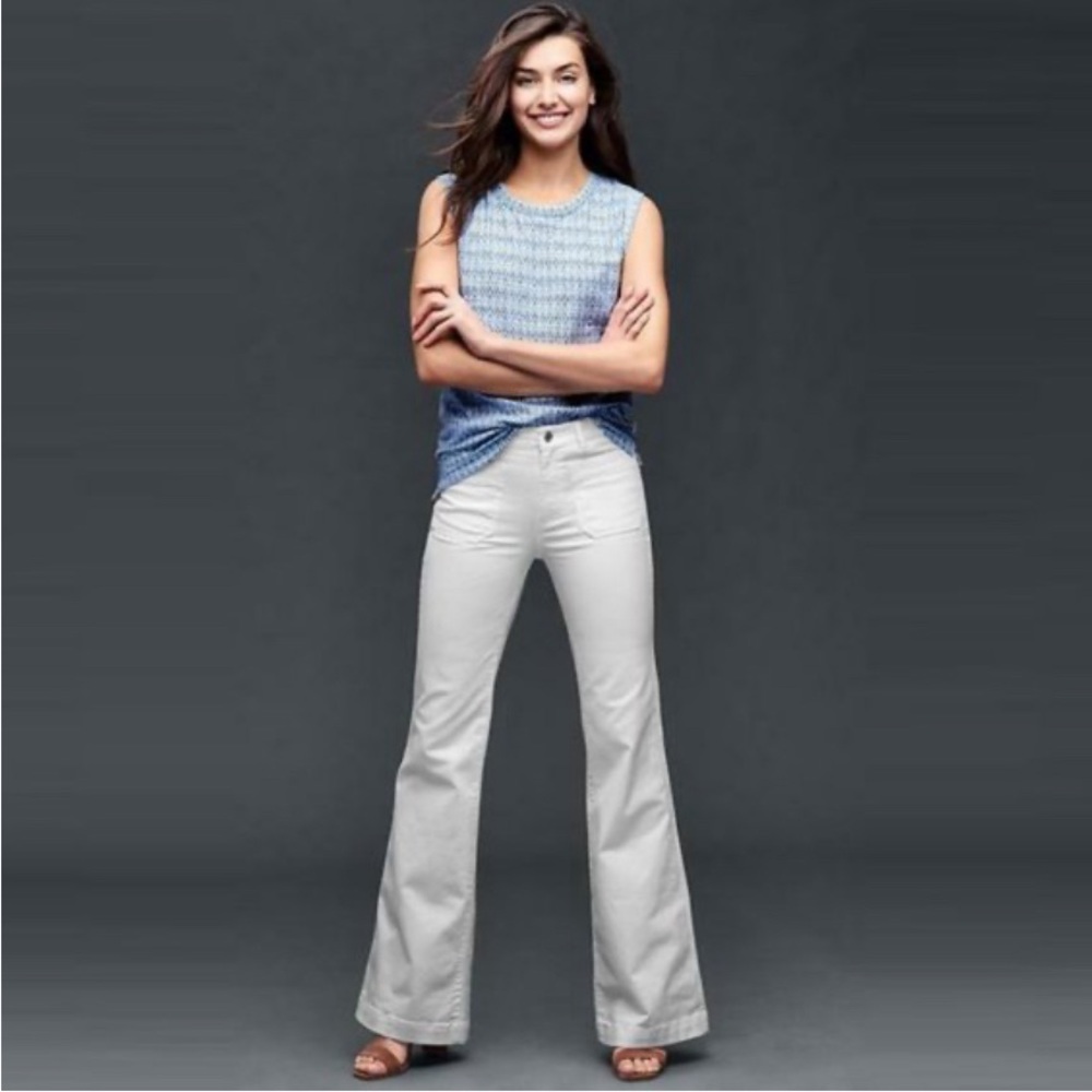 Gap Jeans 1969 White Flare Jeans Patch front pocket Size 2 Short